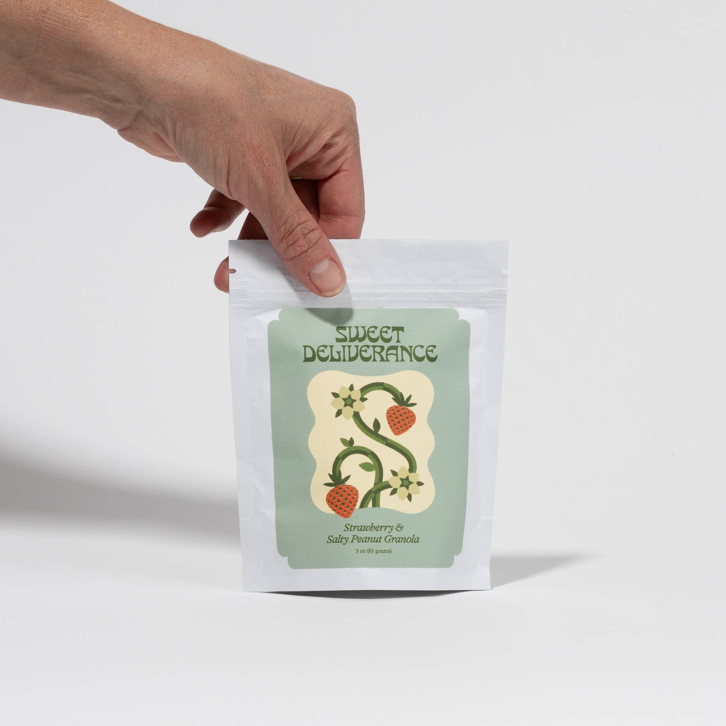 Sweet Deliverance의 작은 딸기 & 솔티 땅콩 그래놀라