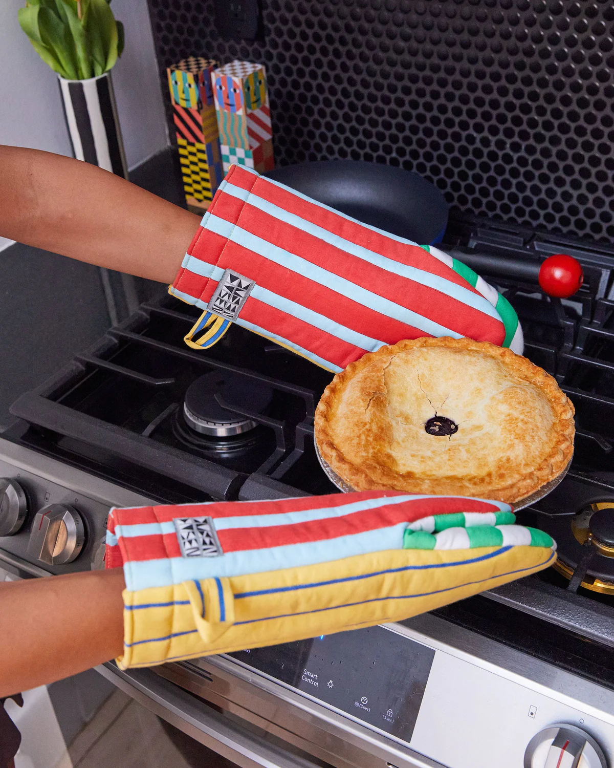 Striped Oven Mitt in Cobler