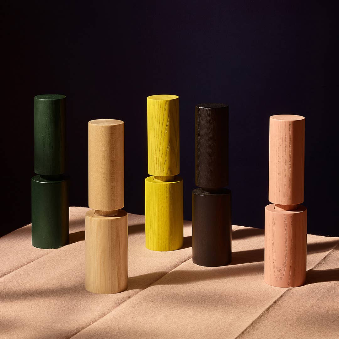 HOVE wood salt / pepper mill
: BLACK ASH